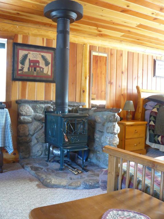 Hitching Post Resort Kelowna Room photo
