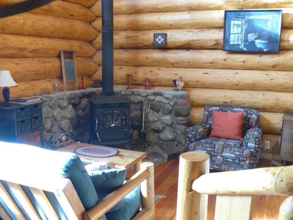 Hitching Post Resort Kelowna Room photo