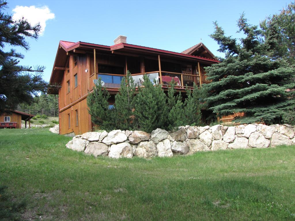 Hitching Post Resort Kelowna Exterior photo